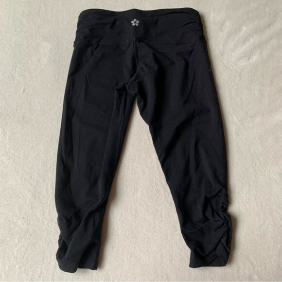 Tuff Athletics Black Crop Capri Workout Gym Leggings - Picture 2 of 3